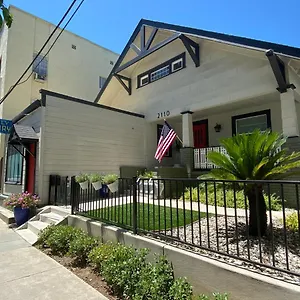 Bed & Breakfast Family Laundry & United States